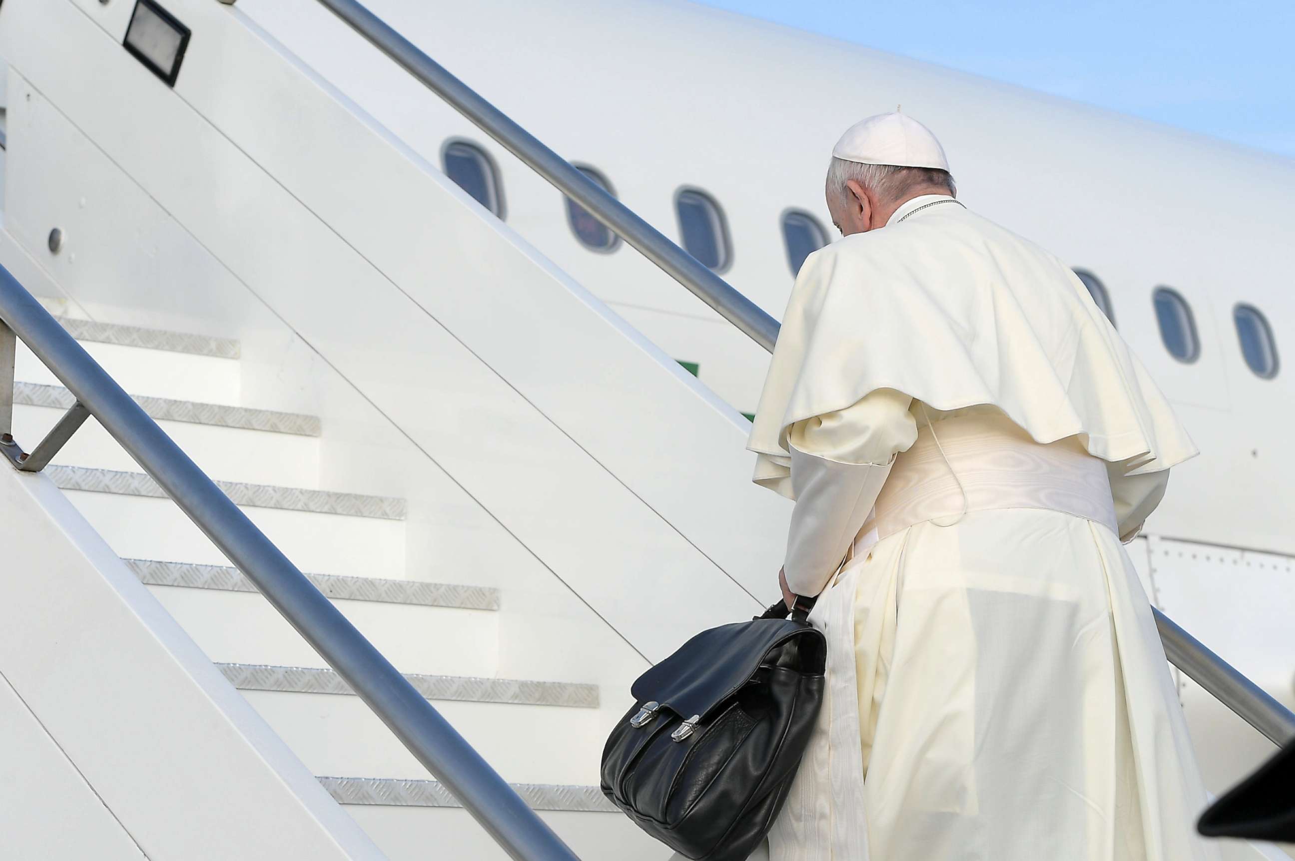 PHOTO: Pope Francis boards the plane before departing for Dublin, Ireland from Leonardo da Vinci-Fiumicino Airport in Rome, Aug. 25, 2018.