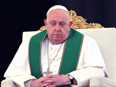 Pope remains in critical condition, suffers asthmatic respiratory crisis: Vatican