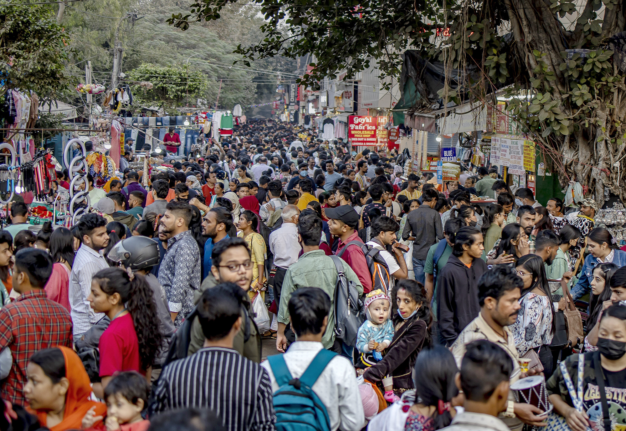 PHOTO: Shoppers crowd in huge numbers at a market area in New Delhi, India, Nov. 12, 2022.