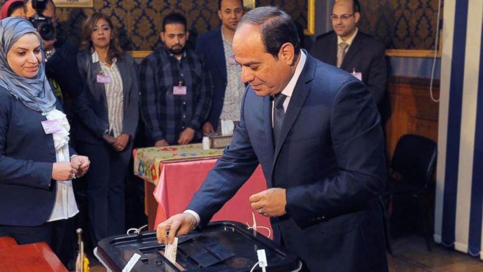 PHOTO: Egyptian President Abdel-Fattah al-Sisi casts his ballot at a polling station in Cairo, March 26, 2018.