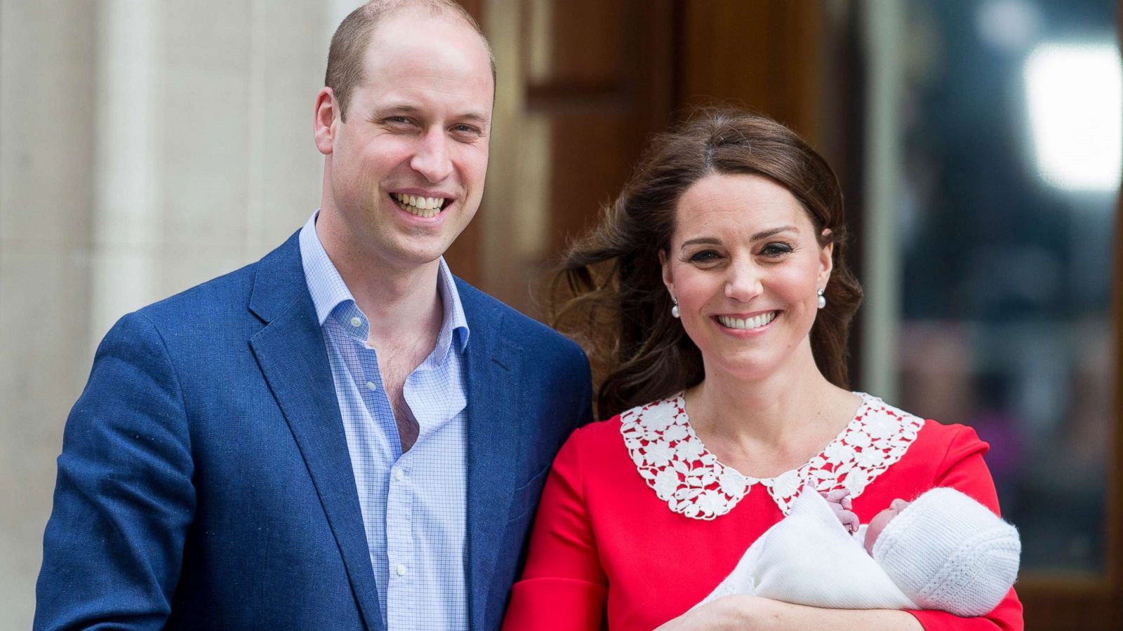 PHOTO: Prince William and Kate depart the hospital with the new baby boy at the Lindo Wing in St Mary's Hospital, April 23, 2018, in London.