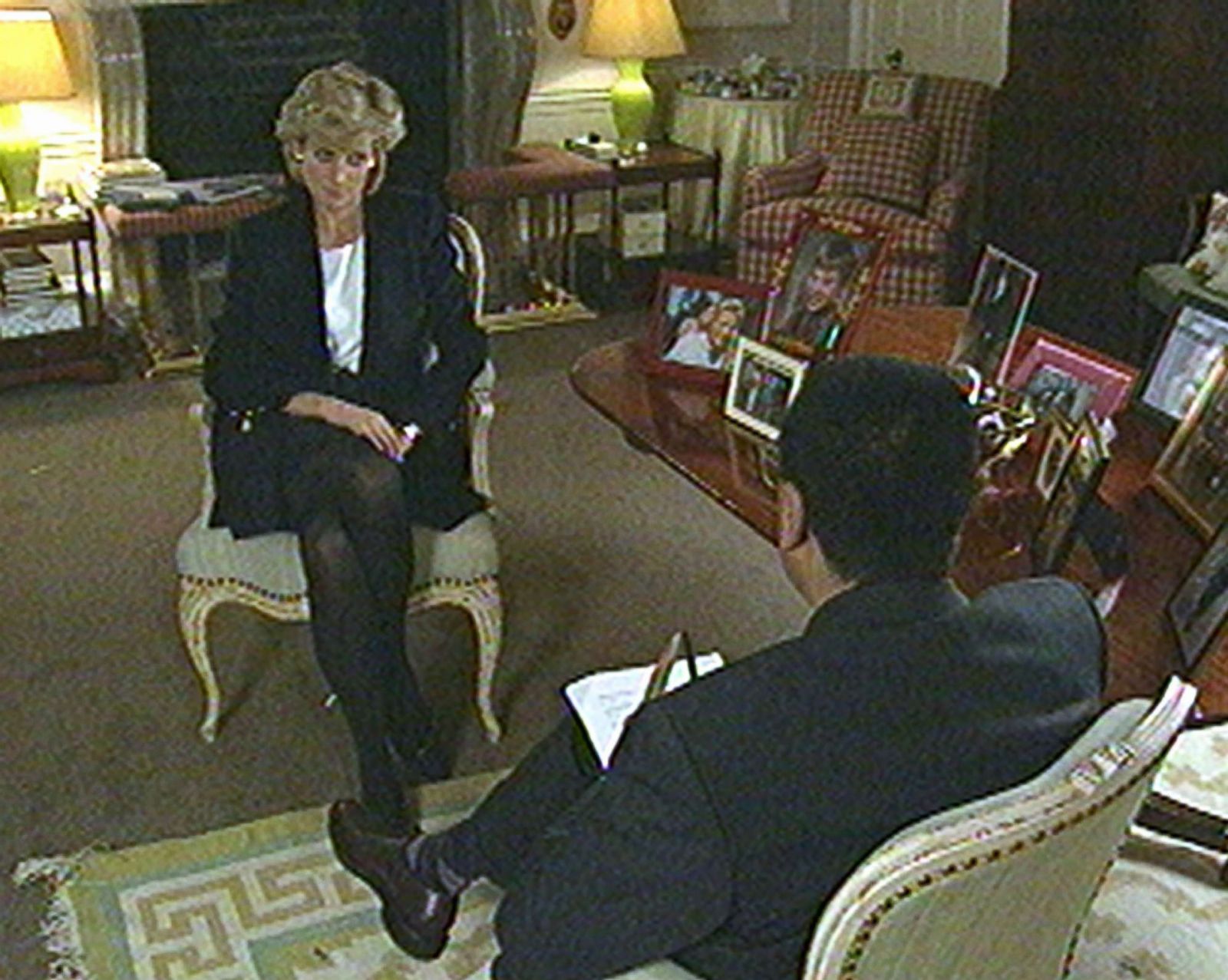 Интервью принцессы дианы на русском. Интервью принцессы Дианы bbc 1995. Интервью принцессы Дианы bbc. Интервью Дианы bbc. Интервью принцессы Дианы ббс.