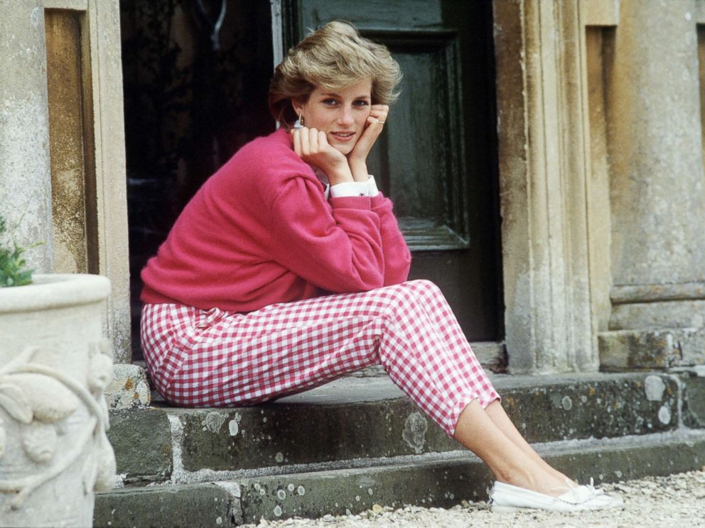 PHOTO: Princess Diana sitting on the steps of her home at Highgrove, Gloucestershire, U.K., July 18, 1986.