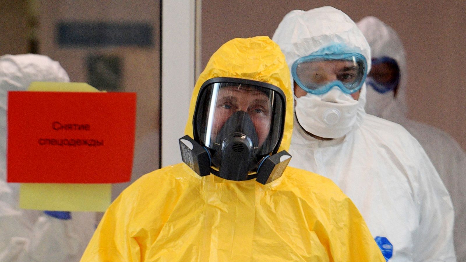 stimulere støj overliggende Putin dons hazmat suit, as Russia admits virus numbers likely far higher -  ABC News
