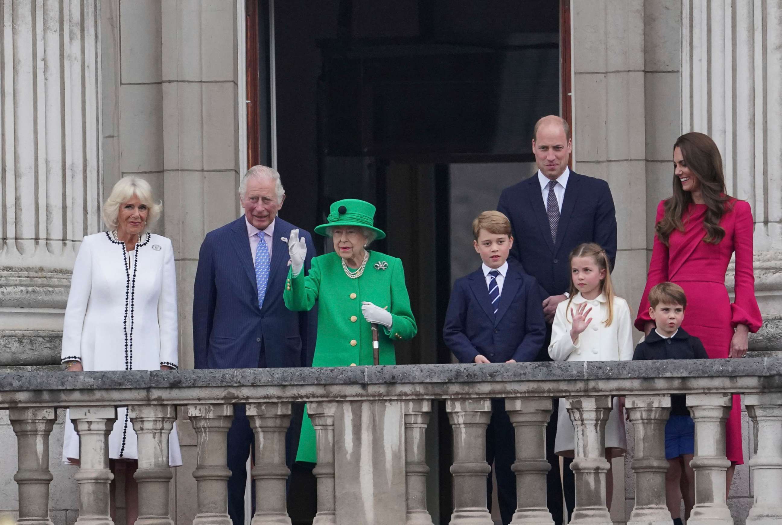 Queen Elizabeth II ends Platinum Jubilee the same way she began