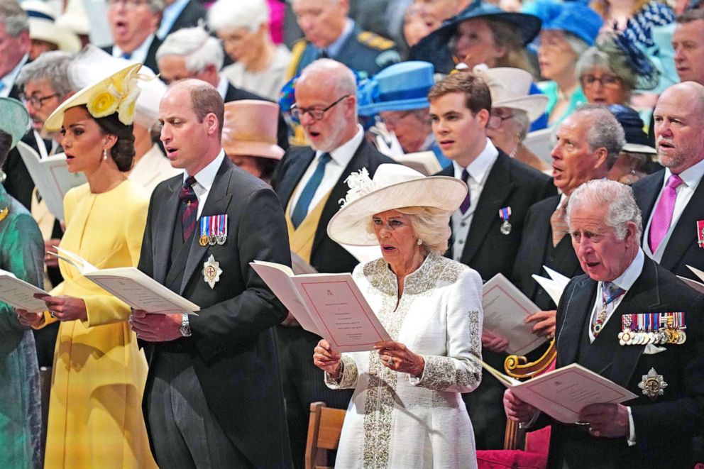 PHOTO: Catherine, Duchess of Cambridge, Prince William, Duke of Cambridge, Camille, Duchess of Cornwall and Prince Charles, Prince of Wales attend the  Service to Celebrate the Queen's Platinum Jubilee at St Paul's Cathedral on June 3, 2022 in London.