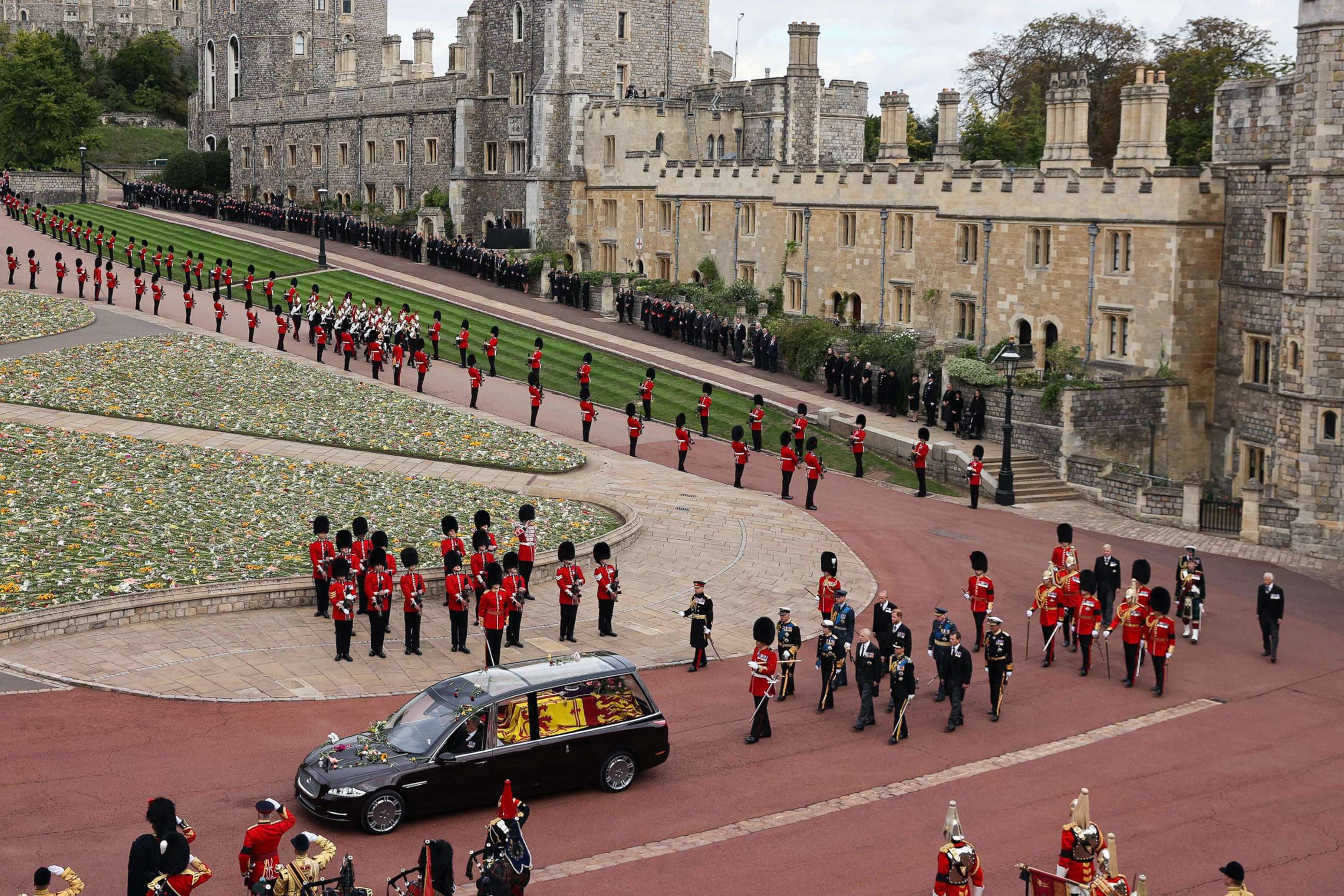 PHOTO: The Royal Family walk behind the coffin as the Procession of the coffin of Queen Elizabeth II, aboard the State Hearse, travels inside Windsor Castle, Sept. 19, 2022, ahead of the Committal Service.