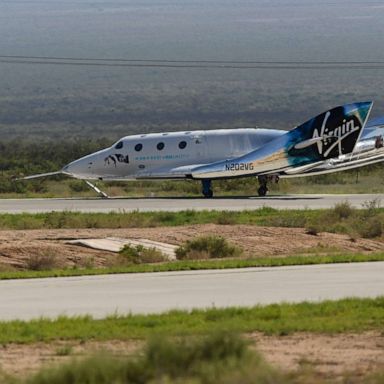 Richard Branson, crew go to space and back on Virgin Galactic spaceship -  ABC News