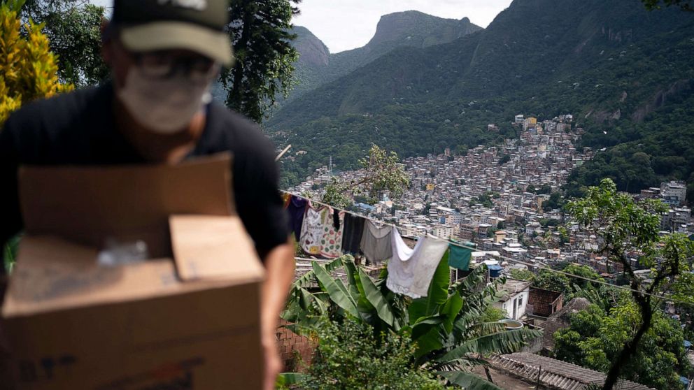 In The Slums Of Rio Communities Have To Choose Between Hunger And Coronavirus Abc News