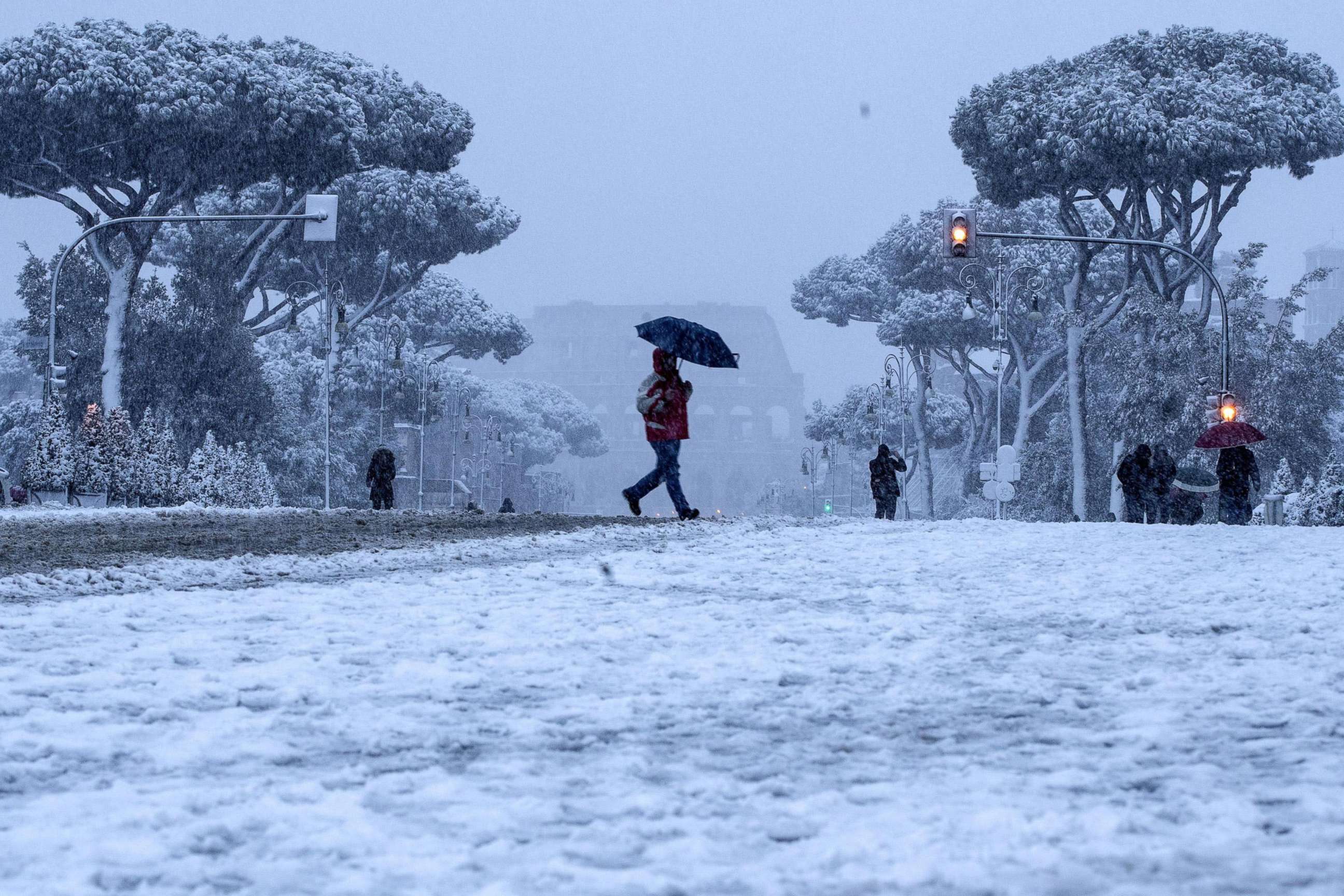 Weather in Rome. Rare Snowfall Blankets Santiago.