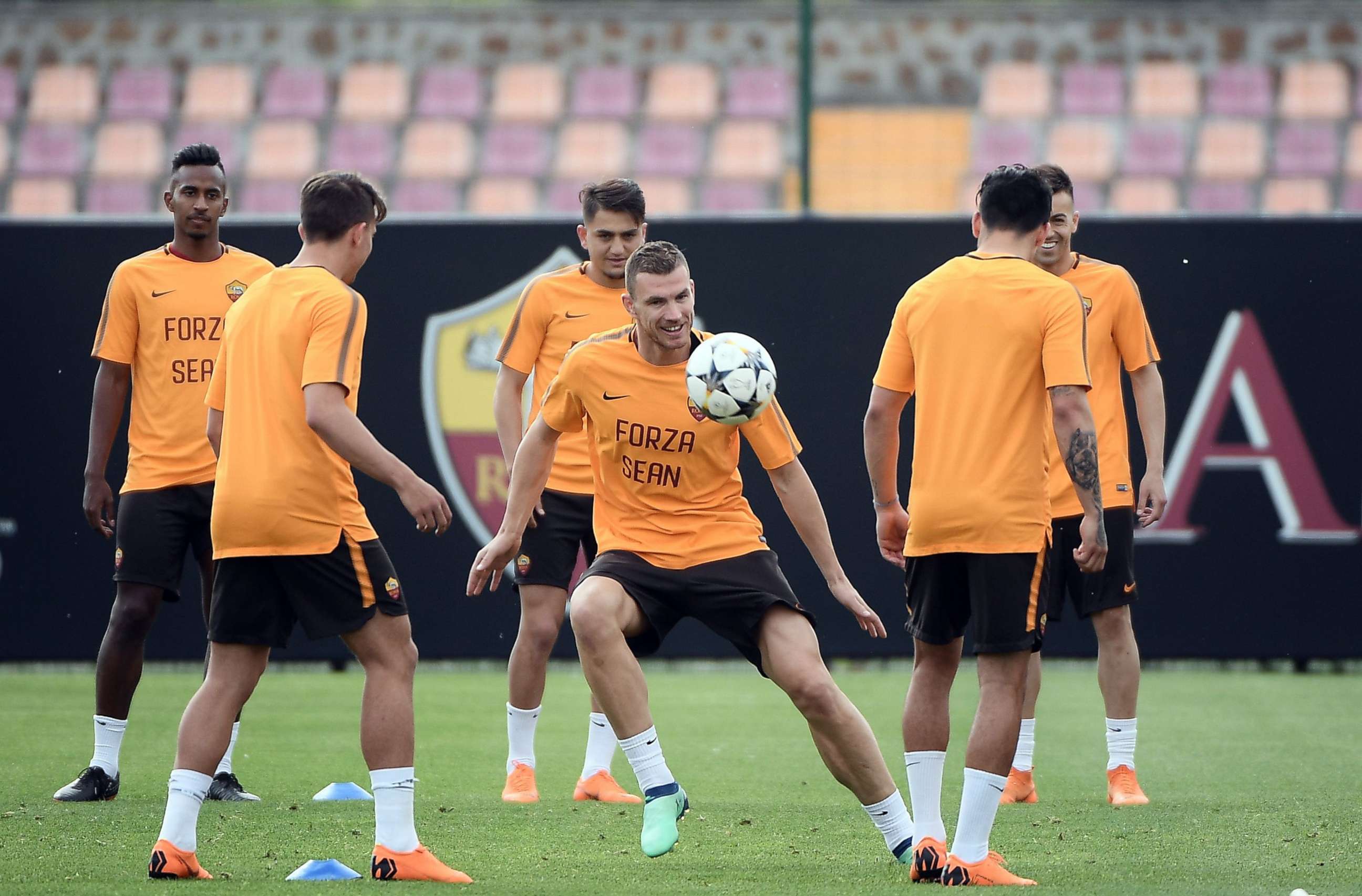 PHOTO: Roma's forward from Bosnia and Herzegovina Edin Dzeko (C) plays the ball during a training session at Roma training ground in Trigoria, May 1, 2018, a day before their Champions League second leg semi-final football match against Liverpool.