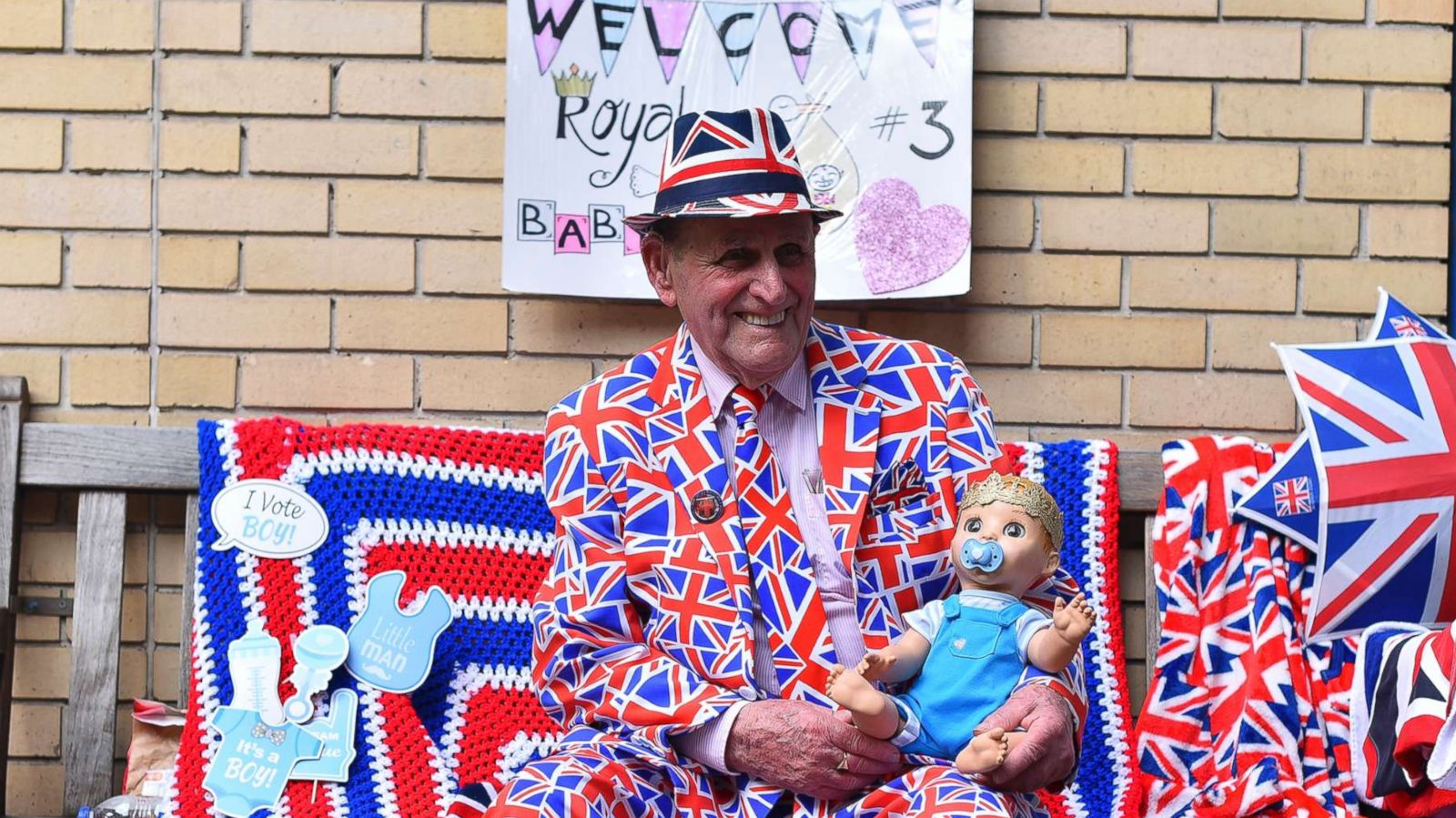 PHOTO: Royal fans are pictured outside St. Mary Hospital's Lindo Wing as they gather and wait for the birth of the third child of the Duke and Duchess of Cambridge in London, April 14, 2018.