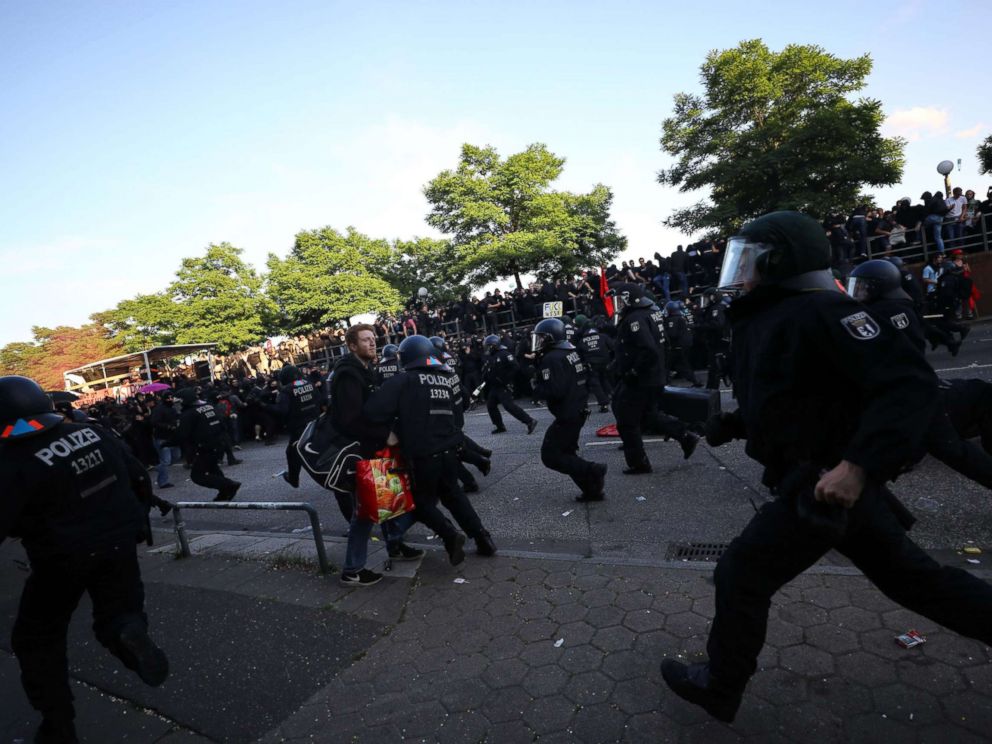 PHOTO: German riot police try to stop protesters during the demonstrations during the G-20 summit in Hamburg, Germany, July 6, 2017.