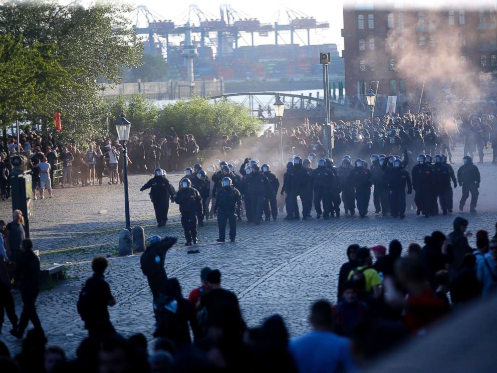PHOTO: German riot police block protesters during the demonstration during the G-20 summit in Hamburg, Germany, July 6, 2017.