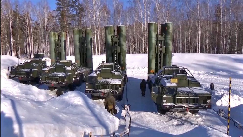 PHOTO: A S-400 air defense system drill is carried out in the Sverdlovsk Region of Russia.