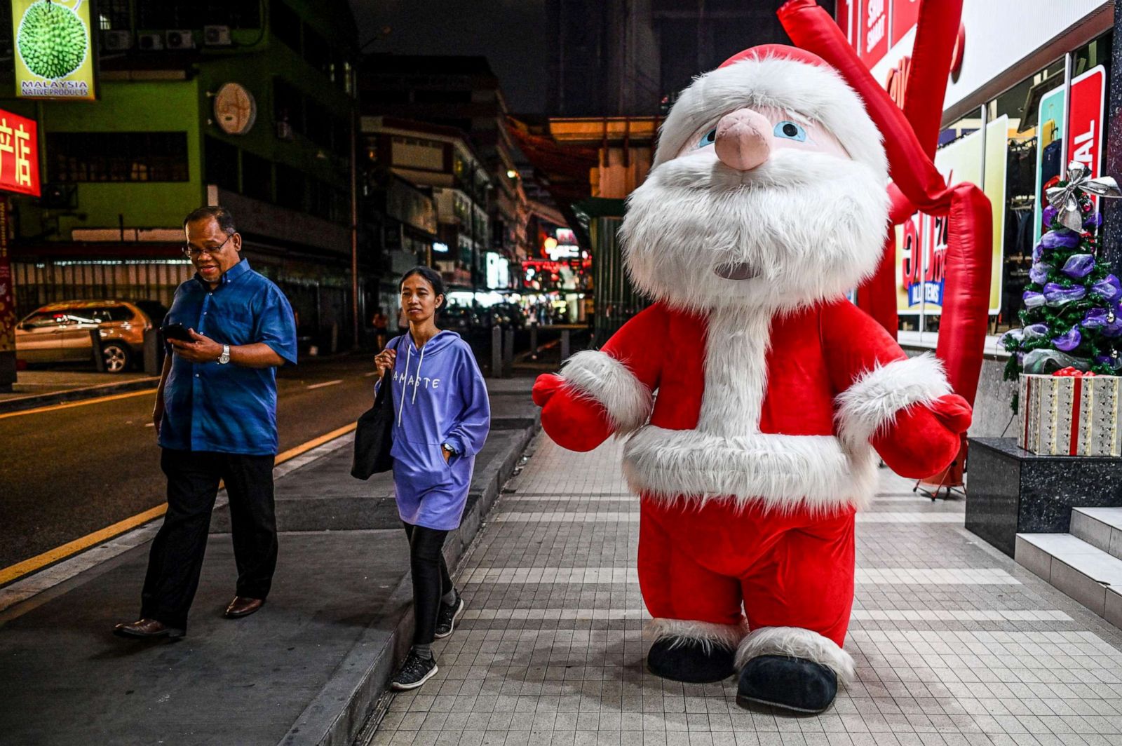 Santa celebrations around the world Photos Image 61 ABC News