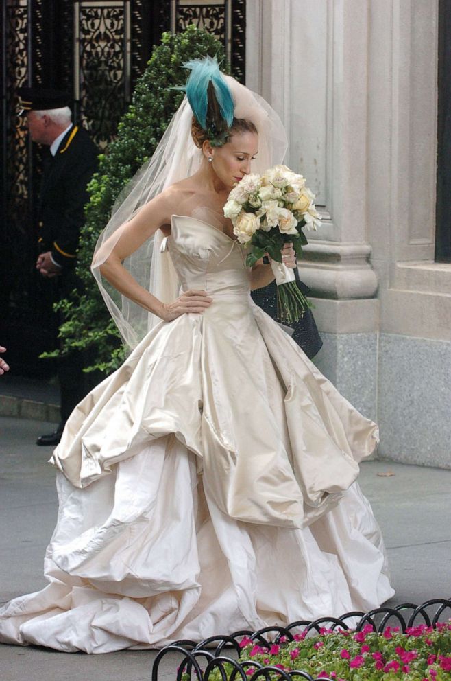 PHOTO: In this Oct. 2, 2007, file photo, Sarah Jessica Parker is shown in a wedding dress durign filming of the movie "Sex And The City."