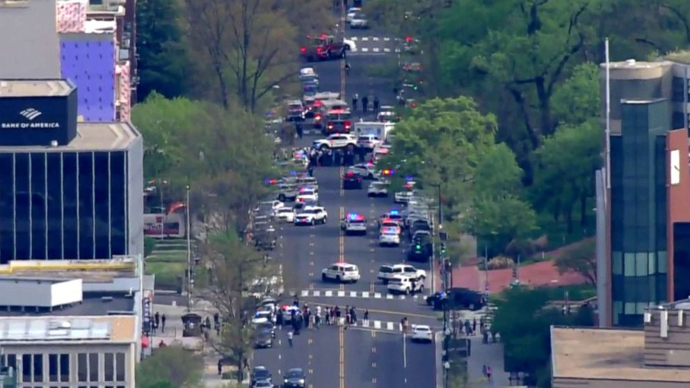 PHOTO: Police at the scene of a shooting in Washington, D.C., April 22, 2022.