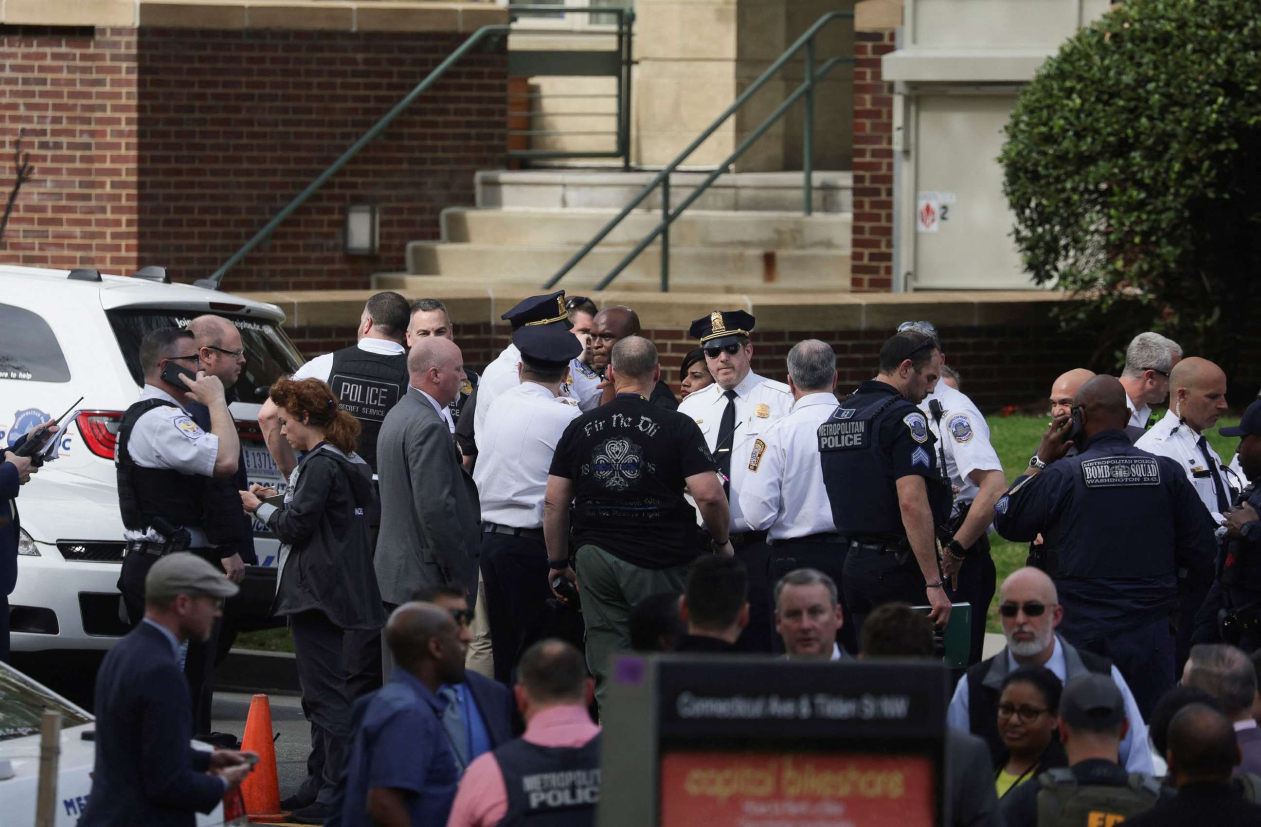 PHOTO: Washington, D.C. Metropolitan police and other law enforcement officers respond to the scene of a reported active shooter near Edmund Burke Middle School in the Cleveland Park neighborhood of Washington, D.C., April 22, 2022. 