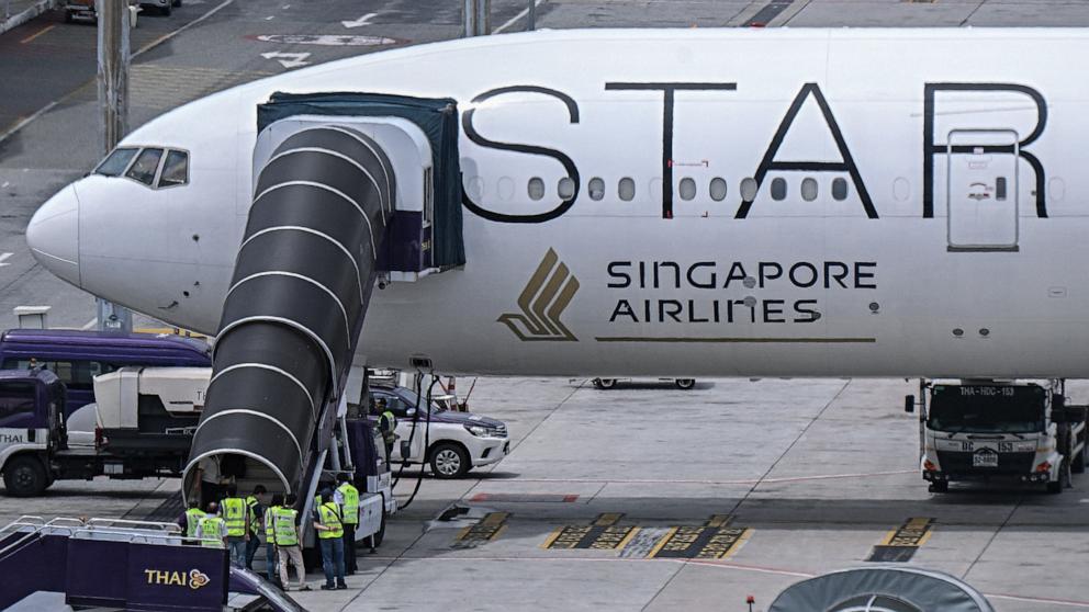 20 de janeiro em unidades de terapia intensiva após turbulência mortal a bordo de um voo da Singapore Airlines, dizem autoridades de Bangkok.