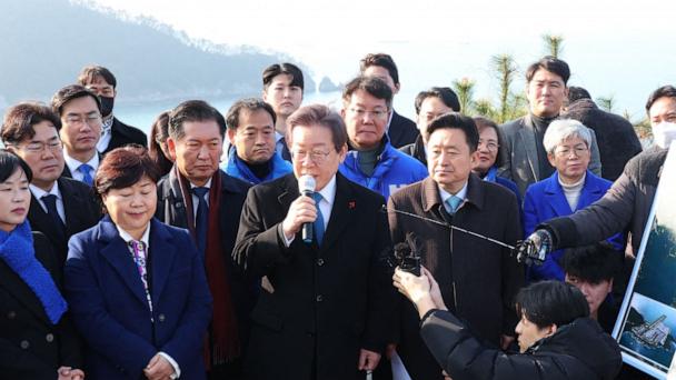 South Korean opposition leader in ICU after attack at press conference - Vimarsana News