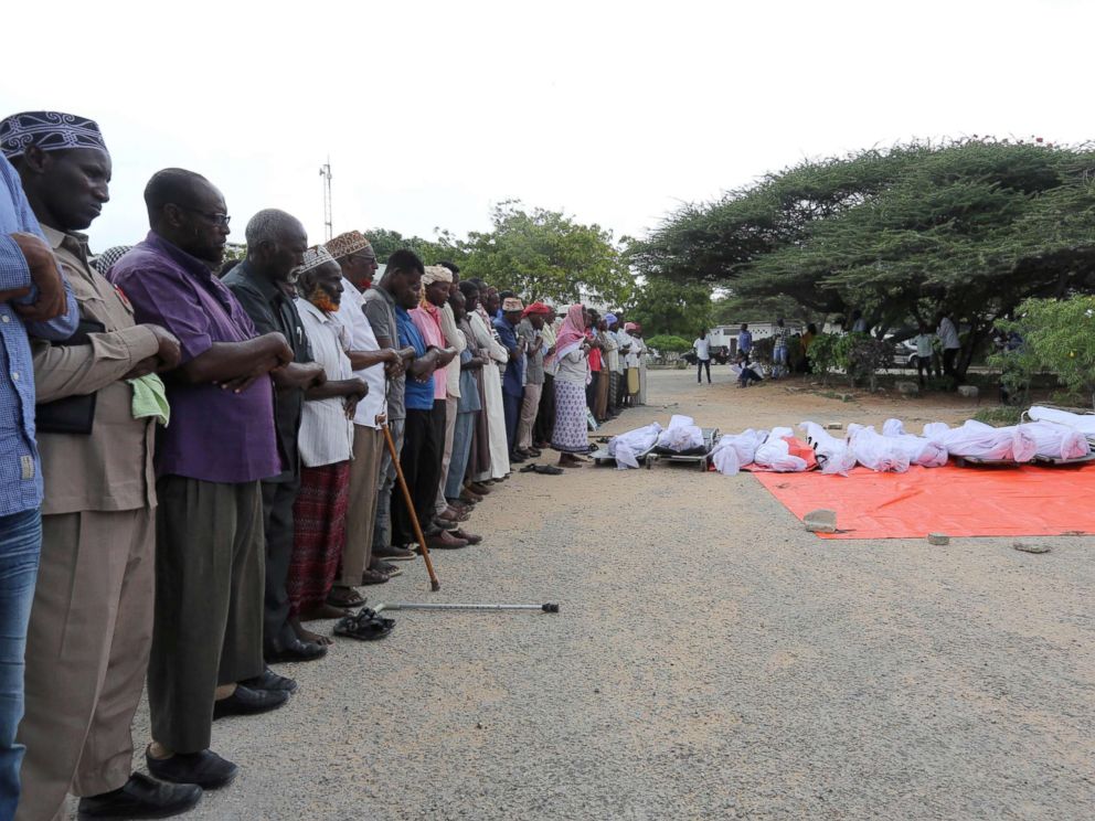 PHOTO: Relatives prepare to pray near the wrapped bodies of people killed in an attack by Somali forces supported by U.S. troops before their burial, in Mogadishu, Somalia, Aug. 31, 2017.