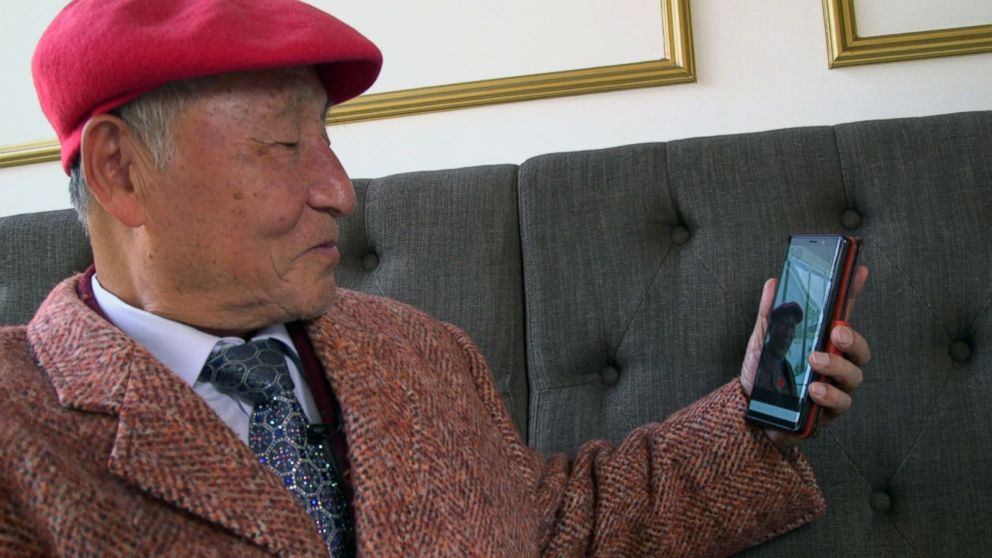 PHOTO: South Korea is investing in its aging population by teaching them how to use social media.