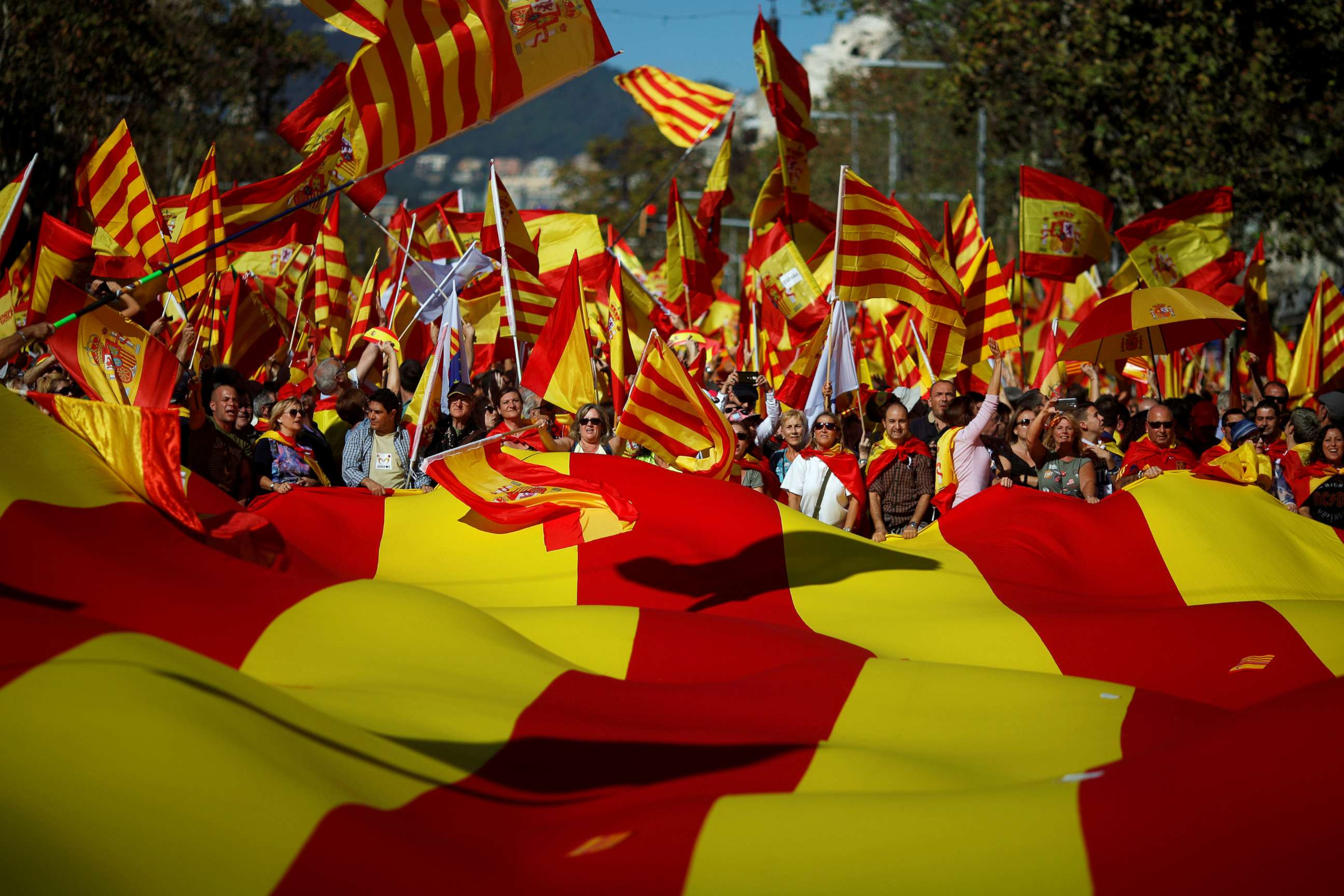 PHOTO: Pro-unity supporters take part in a demonstration in central Barcelona, Spain, Oct. 29, 2017.