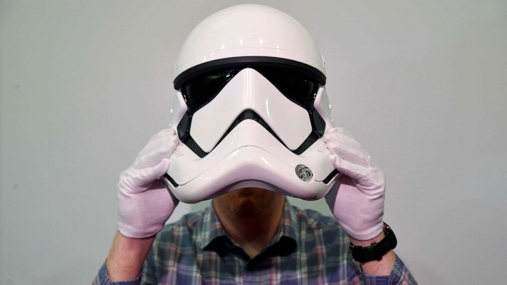 'Star Wars' auction expected to fetch 100,000s ahead of 'The Rise of