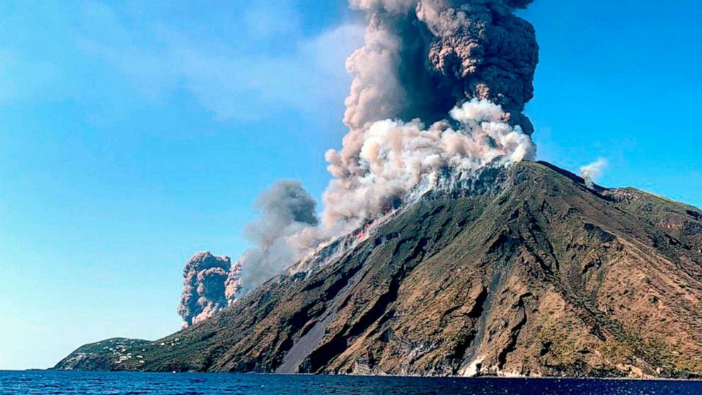 Volcano off the coast of Italy erupts, killing 1 and injuring 2 ABC7