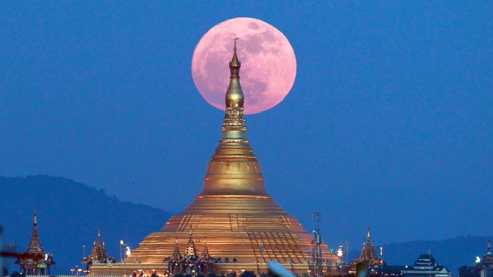 PHOTO: The moon rises behind the Uppatasanti Pagoda seen in Naypyitaw, Myanmar, Dec. 3, 2017. 
