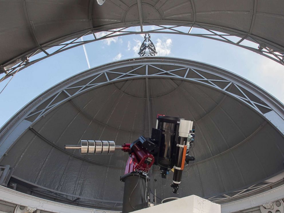 PHOTO: The Royal Greenwich Observatory in London has installed a new telescope, named after Annie Maunder, one of the first female scientists to have worked at ROG.