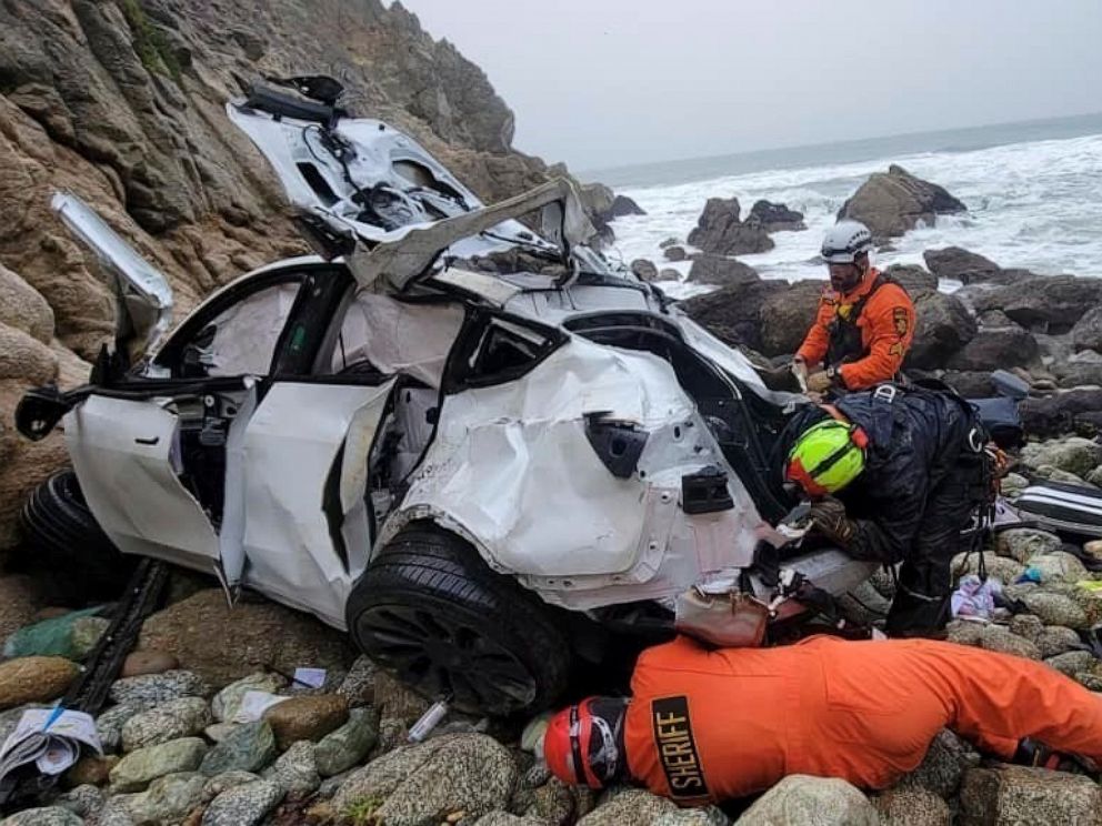 FILE PHOTO: In this photo provided by the San Mateo County Sheriffs Office, emergency personnel respond to a vehicle over the side of Highway 1 in Southern Californias San Mateo County on Jan. 2, 2023.