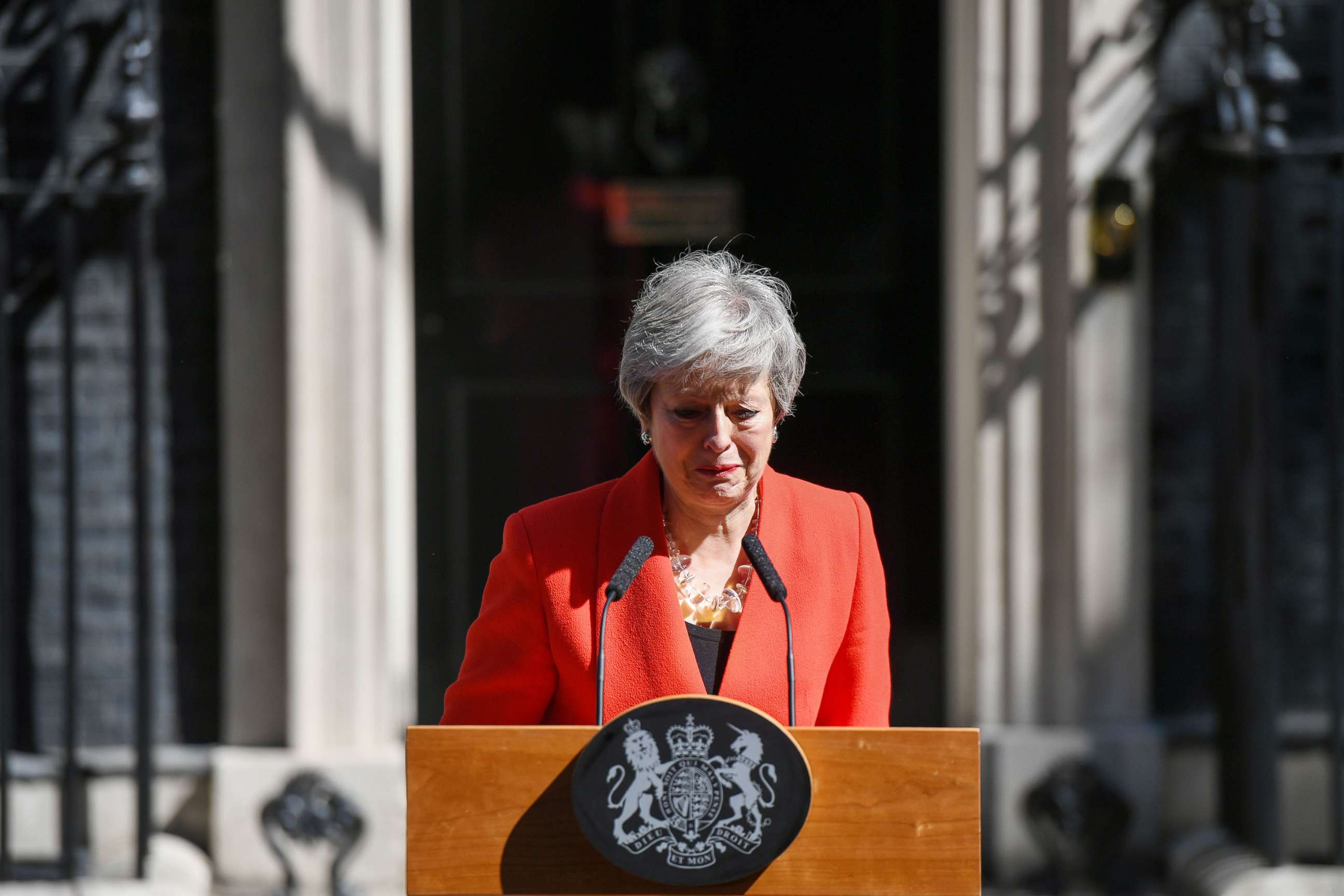 PHOTO:Theresa May, U.K. prime minister, reacts as she delivers a speech announcing her resignation outside number 10 Downing Street in London, U.K., May 24, 2019.