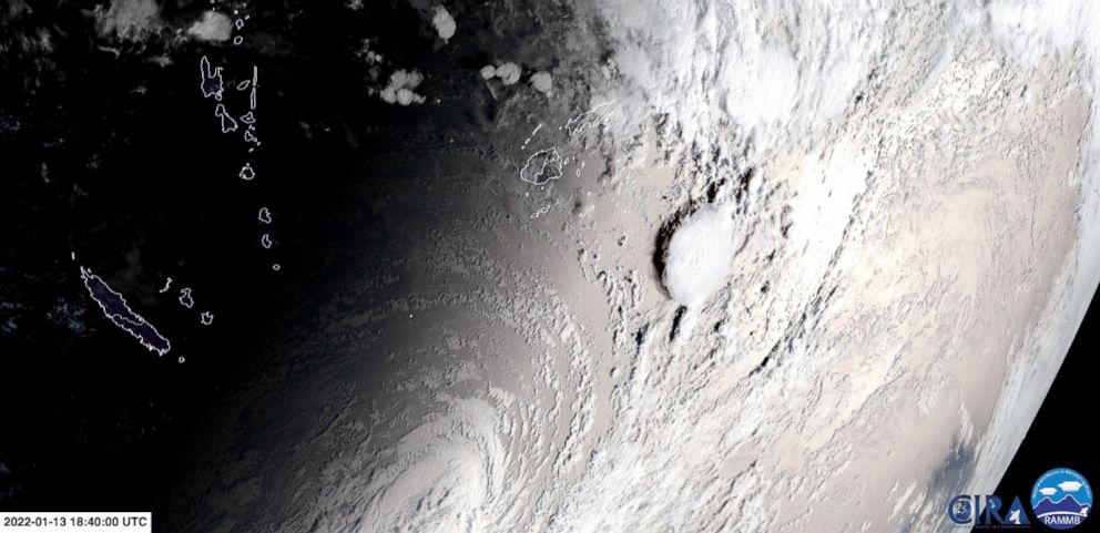 PHOTO: A plume rises over Tonga after the underwater volcano Hunga Tonga-Hunga Ha'apai erupted in this GeoColor satellite image taken by Himawari-8 on Jan. 14, 2022.