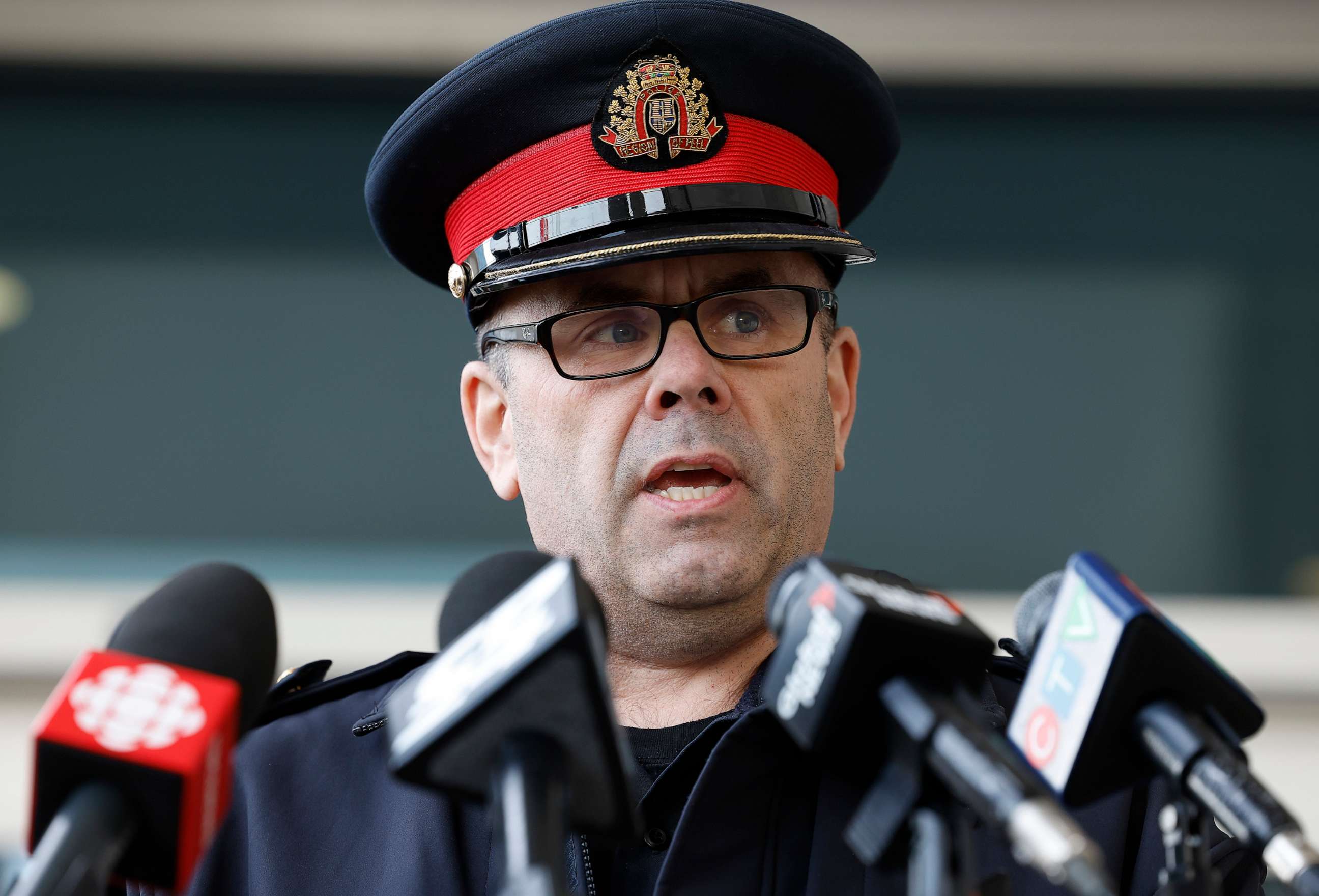 PHOTO:Peel Police Inspector Stephen Duivesteyn briefed the media on the theft at Pearson International Airport which is estimated at $20M, April 20, 2023 in Toronto.