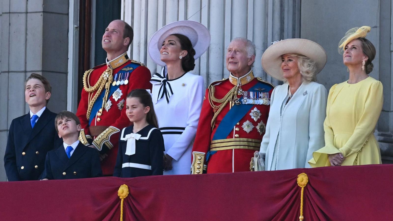 PHOTO: Britain's William, Prince of Wales, Catherine, Princess of Wales, Prince George, Princess Charlotte, Prince Louis, King Charles III, Queen Camilla appear on the balcony of Buckingham Palace in London, Britain, June 15, 2024.