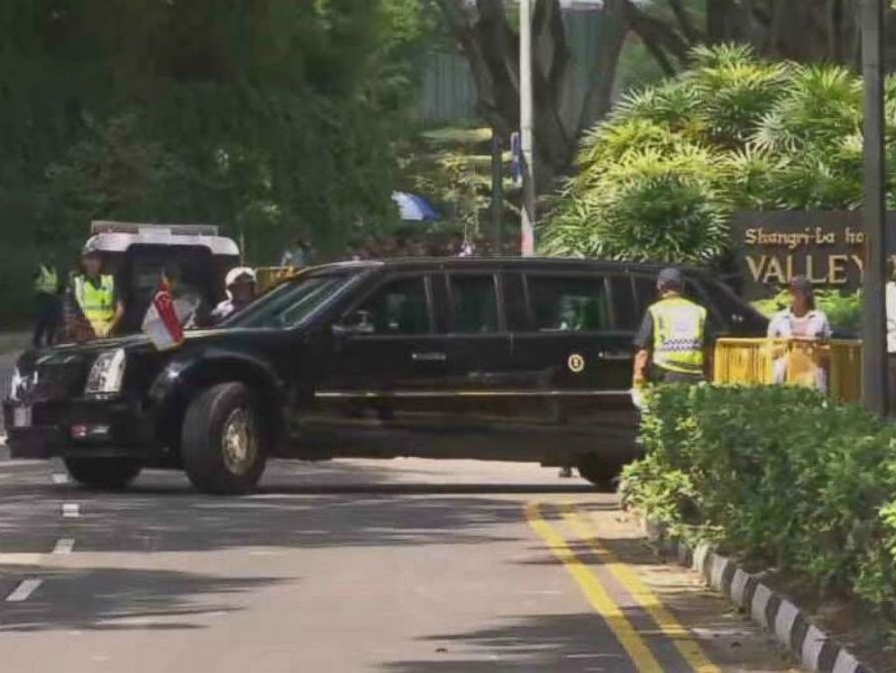 President Donald Trumps motorcade leaves the Shangri-La Hotel in Singapore ahead of a scheduled meeting with Singaporean Prime Minister Lee Hsien Loong on Monday, June 11, 2018.
