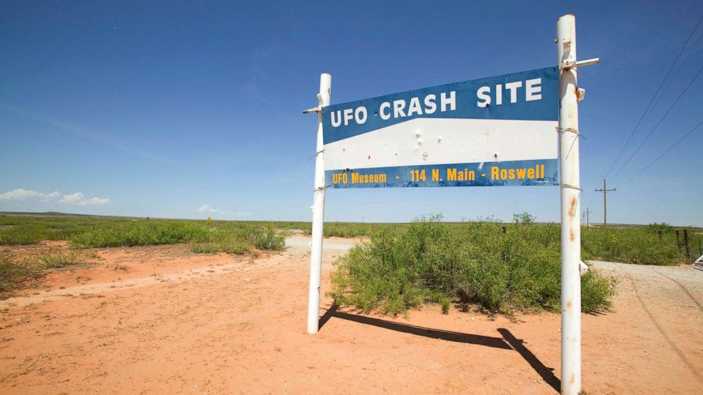 PHOTO: Roswell UFO Museum Sign.