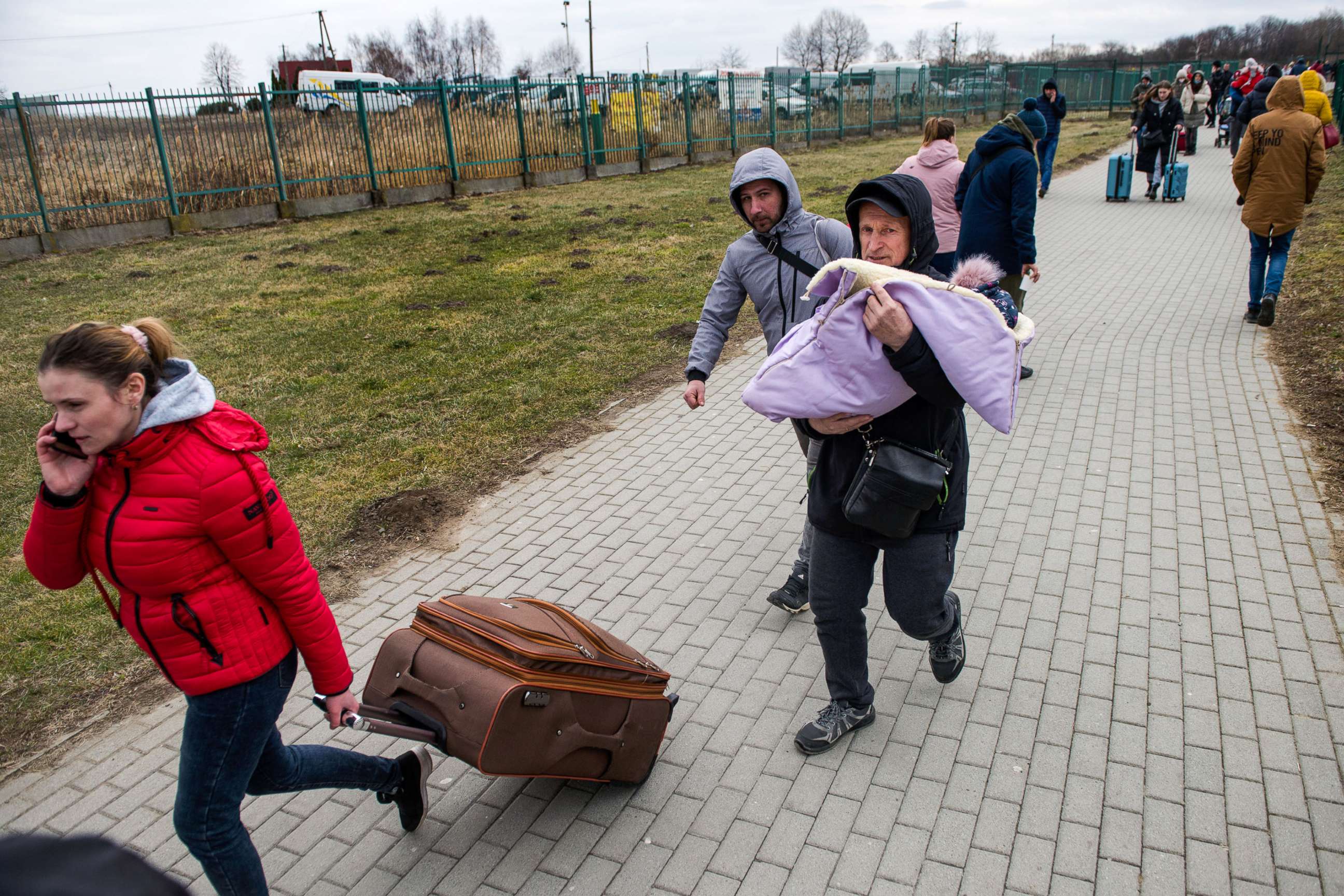 PHOTO: Ukrainian refugees are shown at the Medyka border in Medyka, Poland, Feb. 25, 2022.