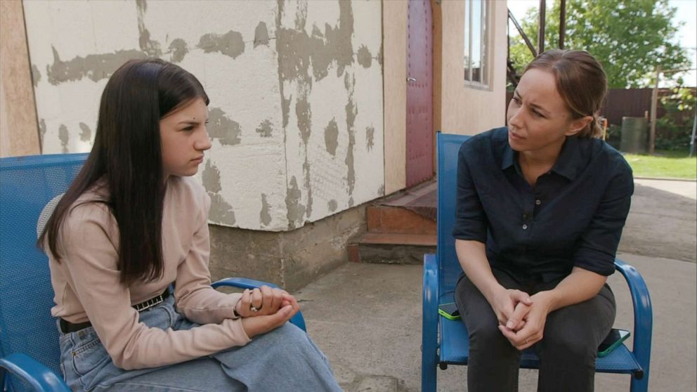 PHOTO: Fourteen-year-old Dasha Pivtoratska speaks with ABC News' Britt Clennett.