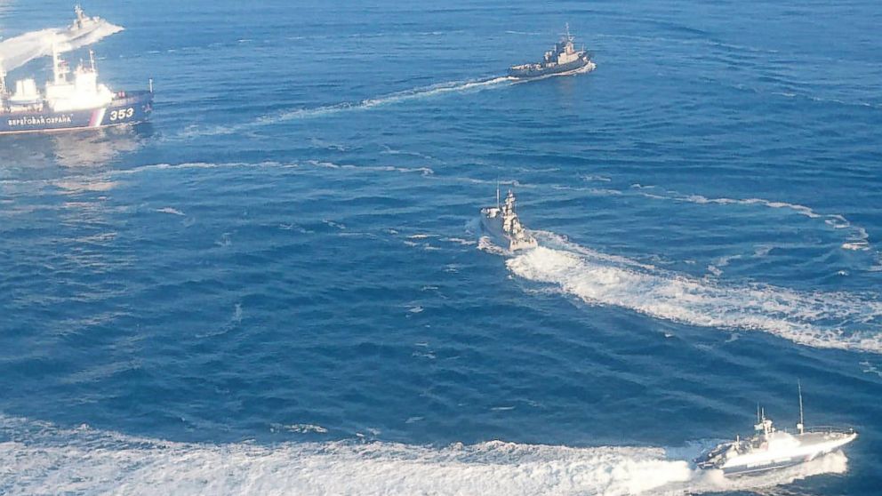 VIDEO: In a statement posted on its Facebook page, Ukraine's navy said that ships belonging to Russia's FSB border service had opened fire on two small armored artillery boats and a tug accompanying them.