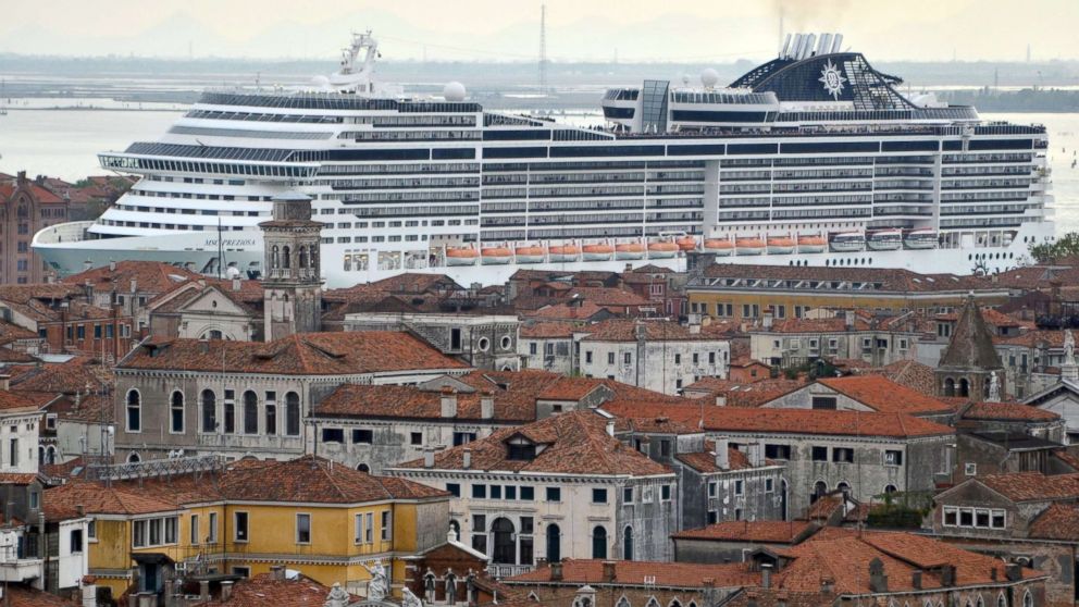 PHOTO: The cruise ship 'MSC Preziosa' navigating in the Canale della Giudecca, in Venice, Italy, April 5, 2014, in this file photo.