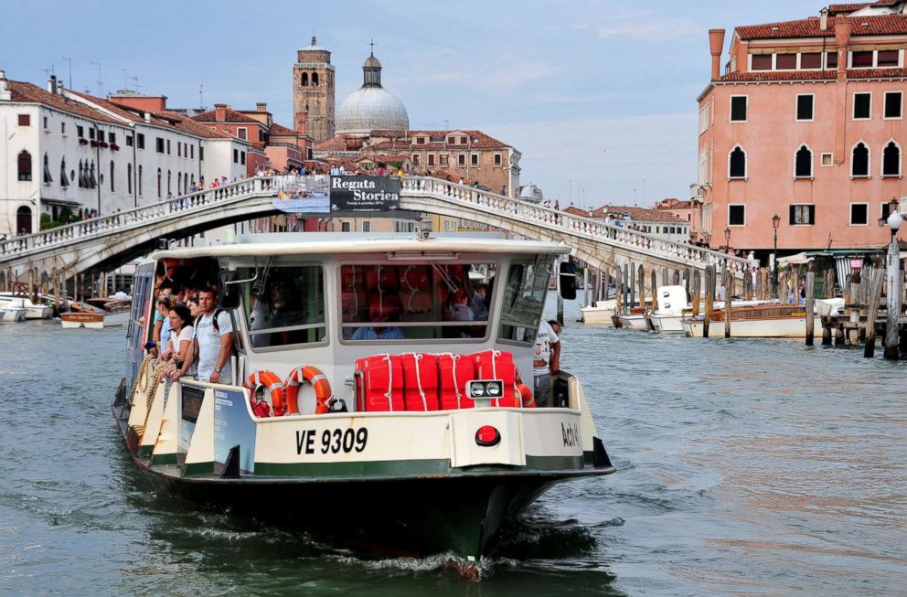 PHOTO: A vaporetta of the company "ACTV SpA" along the Grand Canal in Venice, Augg. 20, 2016.