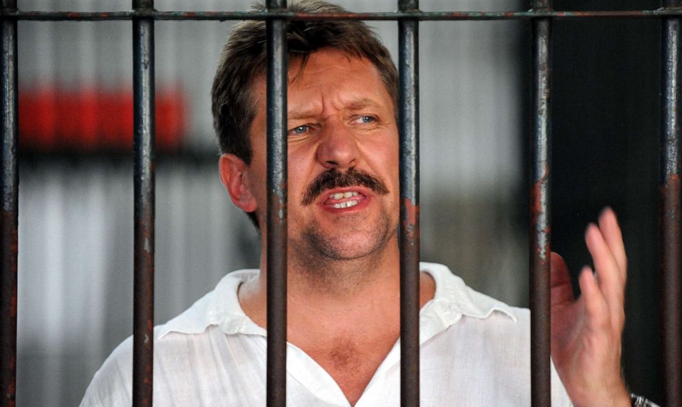 PHOTO: In this file photo taken on April 9, 2008, Russian arms dealer Viktor Bout speaks to the press from behind his cell bars of the criminal court detention center in Bangkok.