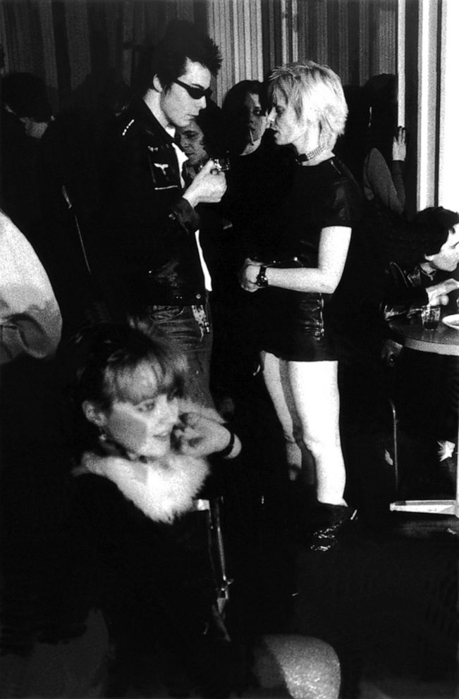 PHOTO: In this Nov. 15, 1976, file photo, Vivienne Westwood speaks to Sid Vicious at a Sex Pistols gig in the U.K.