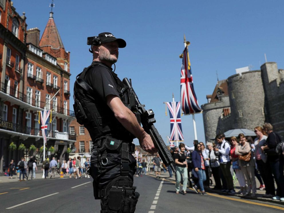 PHOTO: Armed police patrol ahead of the changing of the guard ceremony in Windsor, England, May 15, 2018.