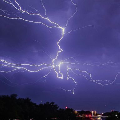 VIDEO: Little League World Series, lightning and whirlwinds: World in Photos, Aug. 20