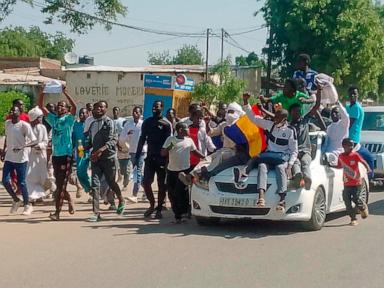 Hundreds of people in Chad protest against the French military presence in the country