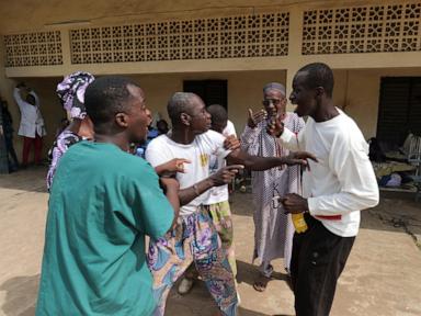 Mali's traditional theater gives psychiatric patients the stage